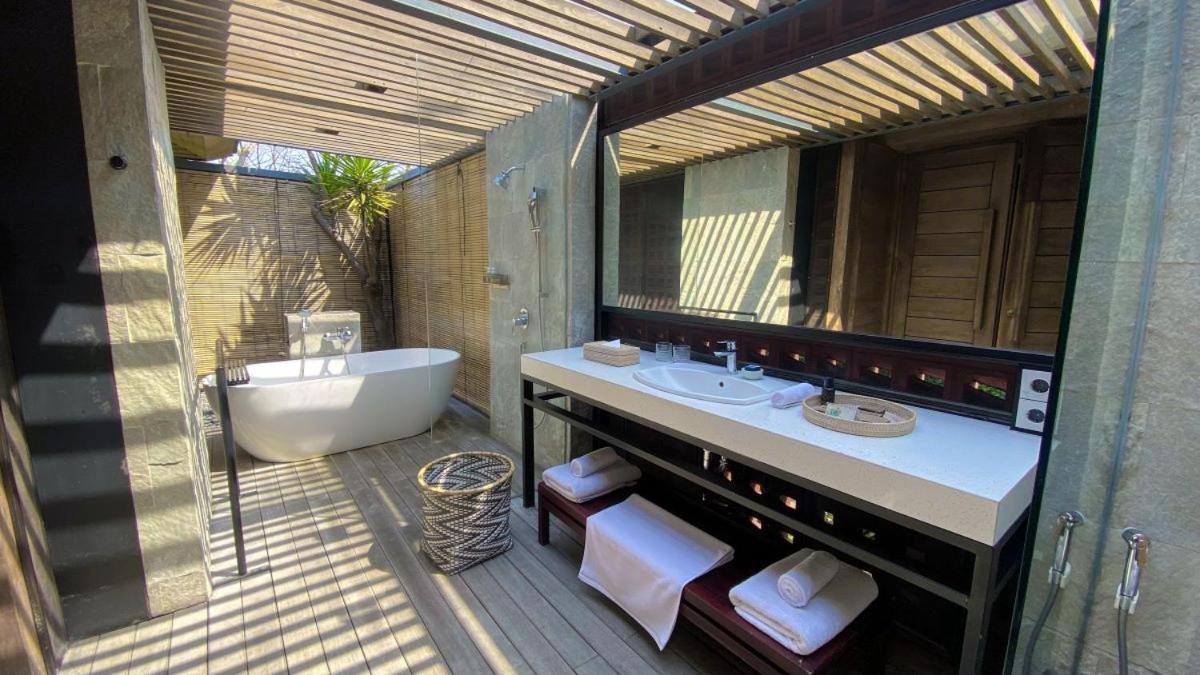 Djoglo Luxury Bungalow Wendit Room photo